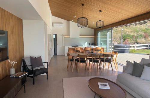 Cardrona Resort | 245 m² Resort ∙ 7 bedrooms ∙ 14 guests