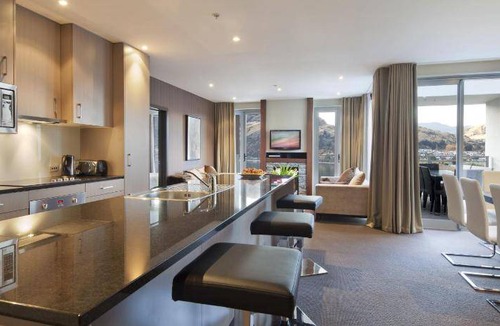 Kelvin Heights Apartment | 248 m² Apartment ∙ 3 bedrooms ∙ 12 guests