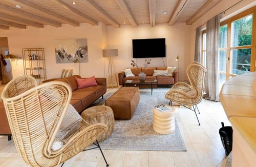 Diebach House | 260 m² House ∙ 5 bedrooms ∙ 12 guests