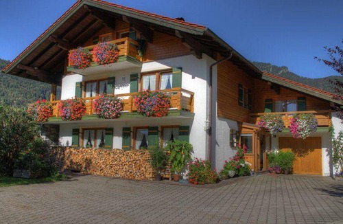 Weissbach an der Alpenstrasse Apartment | 28 m² Apartment ∙ 1 bedroom ∙ 2 guests