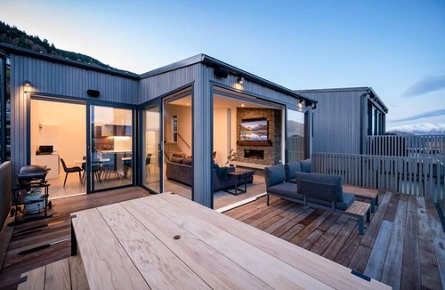 Queenstown Villa | 280 m² Villa ∙ 4 bedrooms ∙ 10 guests