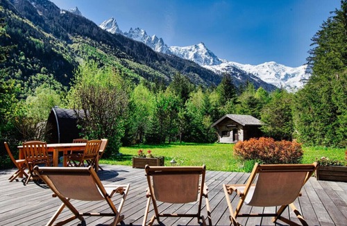 Les Praz-de-Chamonix Ski Chalet | 280sqm Chalet | Sauna Cinema|Starlink connection | Close to ski lift