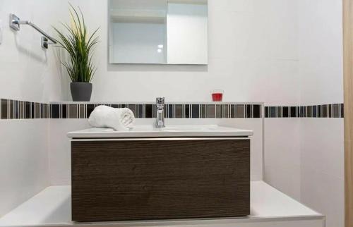 Hortaleza House | 2Bedroom Duplex in Hortaleza Near Metro