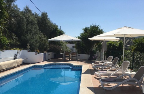 Villanueva de Algaidas House | 3 Bedroom accommodation with private swimming pool, close to Lake Iznájar.