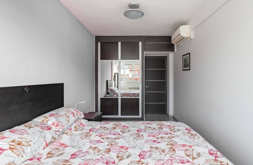 Ciudad Lineal Apartment | 3-bedroom apartment in marvelous Madrid with AC, WiFi