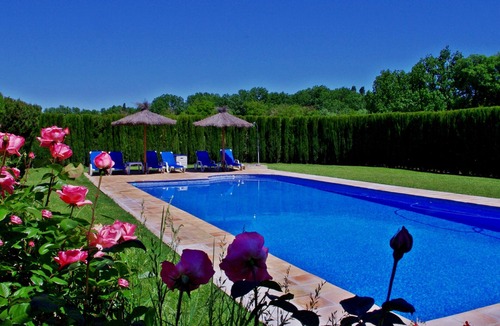 Ronda Apartment | 3 bedroom self-catering apartment rural setting with large fenced pool nr Ronda
