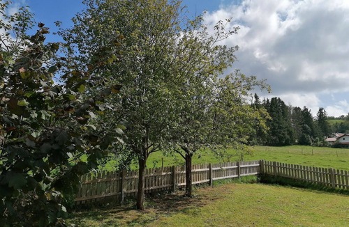Kaltental House | 3-bedroomed holiday house with garden and double garage for up to 6 guests