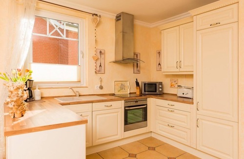Haffkrug Apartment | 3 bedrooms 2 bathrooms WLAN Ostsee Haffkrug central Animal lovers Terrace Family Couples S
