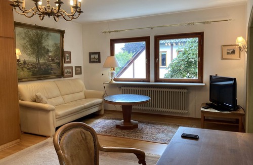 Krailling Apartment | 3 room apartment in a detached house in Krailling near Munich, S-Bahn