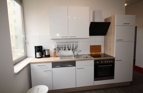 Tempelhof Apartment | 3 rooms, up to 8 persons, luxuriously furnished, "Iris3"