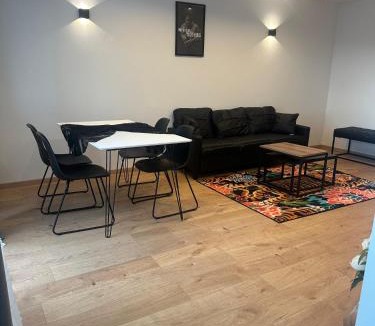 Rangierbahnhof-Siedlung Apartment | 3-Zimmer Wohnung nähe Messe