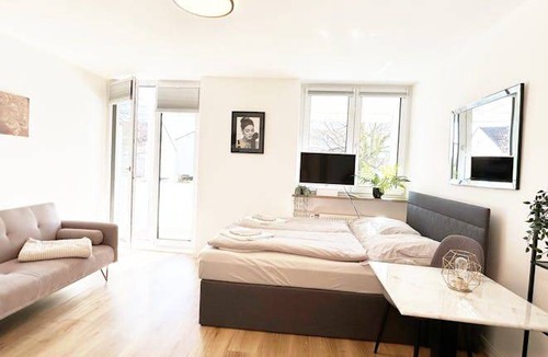 Furstenfeldbruck District Apartment | 30 m² Apartment ∙ 2 guests