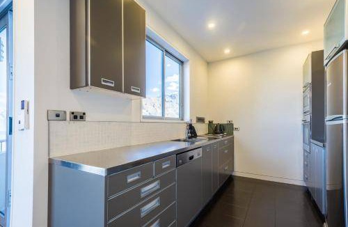 Fernhill House | 300 m² House ∙ 4 bedrooms ∙ 8 guests