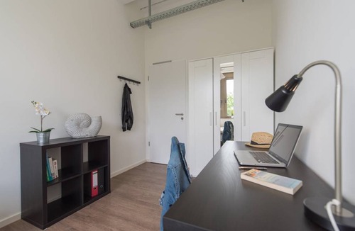 Neuperlach Resort | 300 m² Private room ∙ 1 bedroom ∙ 1 guest