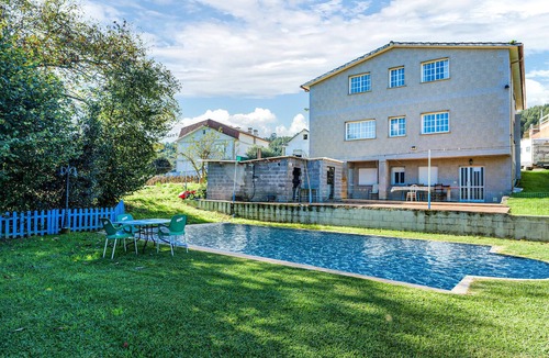 Samieira Apartment | 4 bedroom accommodation in Poio