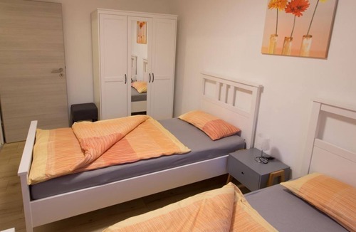 Hallerndorf Apartment | 4-star basement apartment with five beds in the center of Franconia
