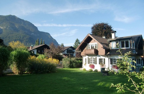 Garmisch-Partenkirchen House | 4 Star Holiday house with panorama mountain view and large garden