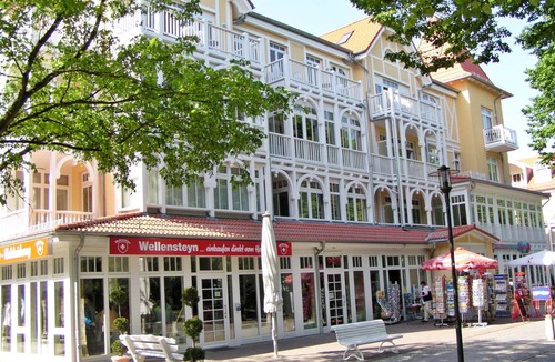 Ostseebad Kuhlungsborn Apartment | 4*Stars-luxury-Apartment with swimming pool & spa directly at the beach