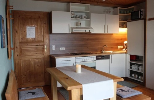 Arrach Apartment | 4-Sterne-Ferienwohnung im ländlichen Stil mit Balkon