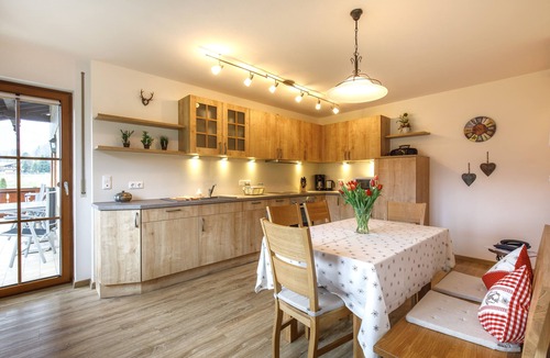 Ruhpolding Apartment | 4. vacation apartment Sonntagshorn, 90sqm, balcony, kitchen, 3 bedrooms, 1 living room