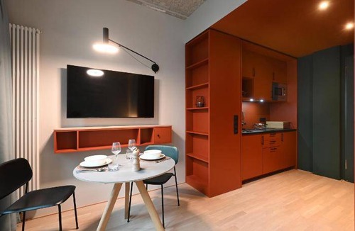 Munchen District Apartment | 42 m² Serviced apartment ∙ 6 guests