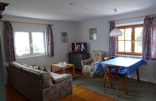 Gollenshausen a.Chiemsee Apartment | 43 m² Apartment ∙ 2 guests