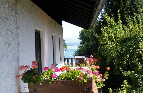 Gollenshausen a.Chiemsee Apartment | 43 m² Apartment ∙ 2 guests