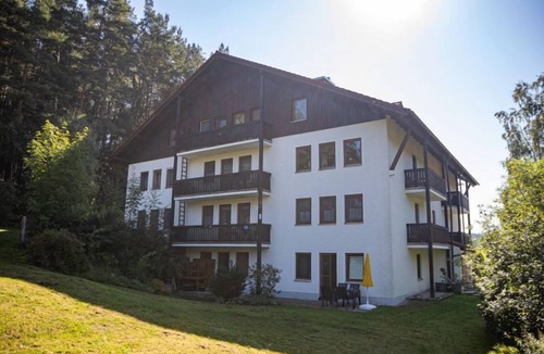 Weissenstadt Apartment | 45qm-große Ferienwohnung im 2. Stock mit großem Balkon