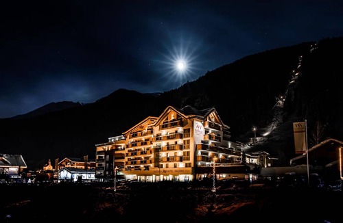 See Hotel | 47 m² Hotel ∙ 1 bedroom ∙ 4 guests