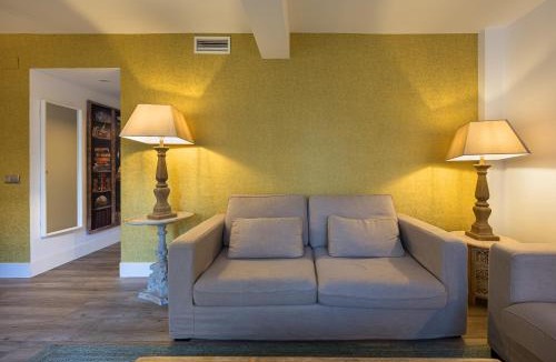 Chamberi House | 4BR Private Garden - Best Location for Families