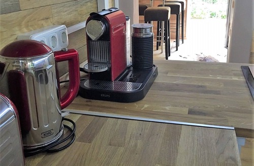 Munchen District Condo | 5* Chalet ambience with large garden | 15 min Munich City | 10 min Oktoberfest