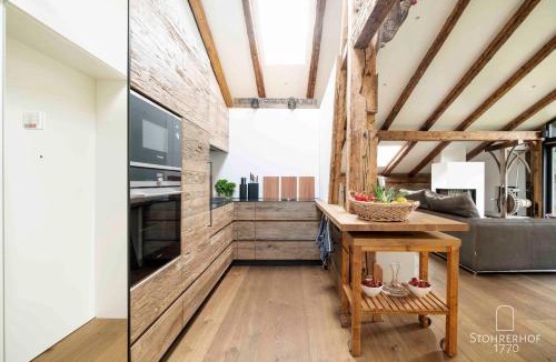 Riederau Apartment | 5 Sterne Penthouse-Loft Gut Stohrerhof bis 4 Personen