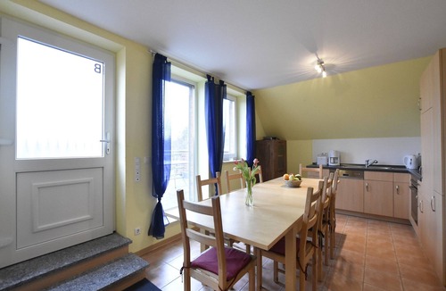 Zierow Apartment | 5-Zimmer-Ferienunterkunft in Zierow mit Garten