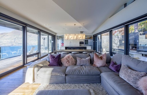 Fernhill House | 50 Aspen Grove - Hosted by NZSIR Luxury Rental Homes