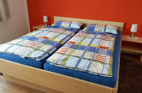 Breitbrunn a. Chiemsee Apartment | 50 m² Apartment ∙ 2 guests