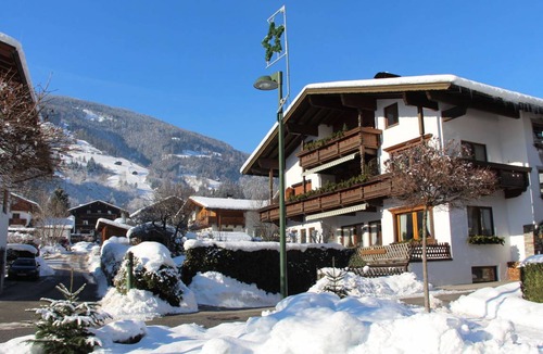 Zillertal Apartment | 56 m² Apartment ∙ 1 bedroom ∙ 4 guests