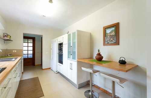 Tafira Villa | 5BR Home - Pool Parking & Tennis Court