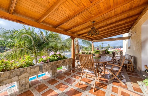 Tafira Villa | 5BR Home - Pool Parking & Tennis Court