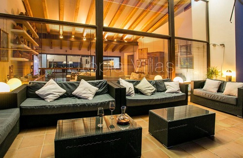 Les Roquetes Villa | 6+1 bedrooms villa up to 16 people 5mn from Sitges, Barcelona
