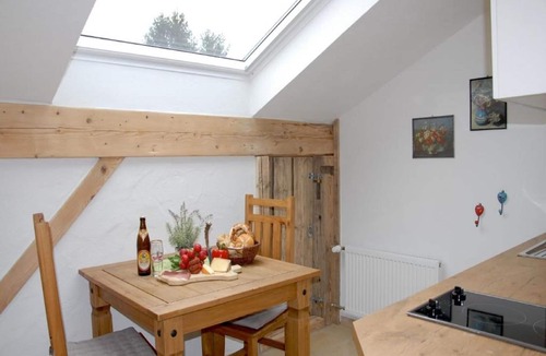 Grassau Apartment | 6. Fewo Chiemsee, 43 qm, 2-3 Pers., 1 Schlafzimmer, 1 Wohn-Schlafraum, Ostbalkon 2.OG