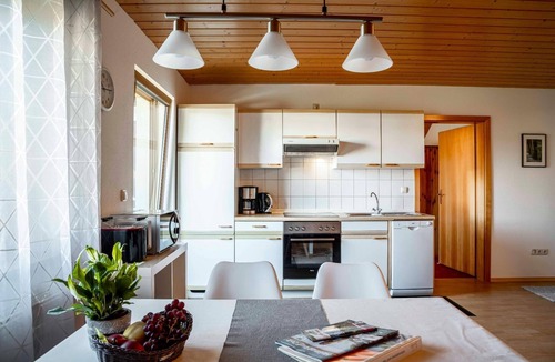 Lam Apartment | 60qm große 3-Sterne FeWo im Dachgeschoss für 4 Personen