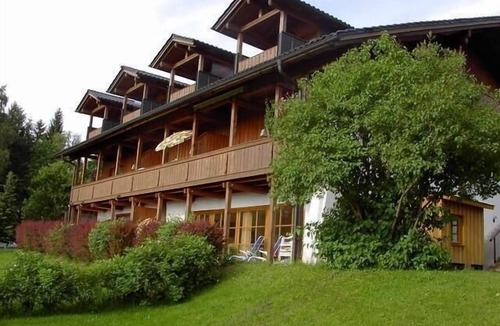 Honigsgrub Apartment | 60qm große Ferienwohnung für bis zu 4 Personen mit eigenem Balkon