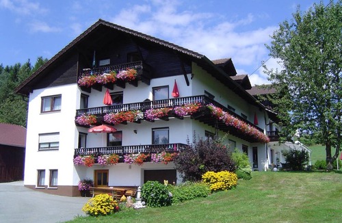 Viechtach Apartment | 63 m² Apartment ∙ 2 bedrooms ∙ 4 guests
