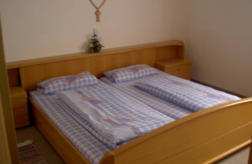 Bad Goegging Apartment | 63 m² Apartment ∙ 1 bedroom ∙ 3 guests