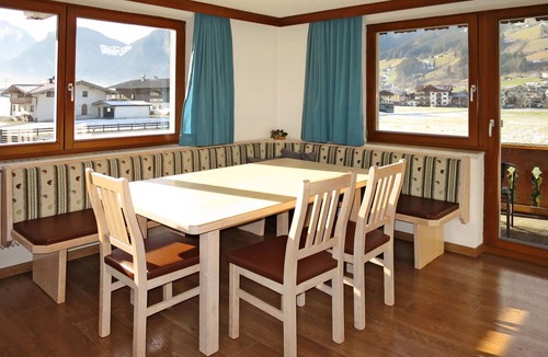 Ramsau im Zillertal Apartment | 65 m² Apartment ∙ 2 bedrooms ∙ 5 guests