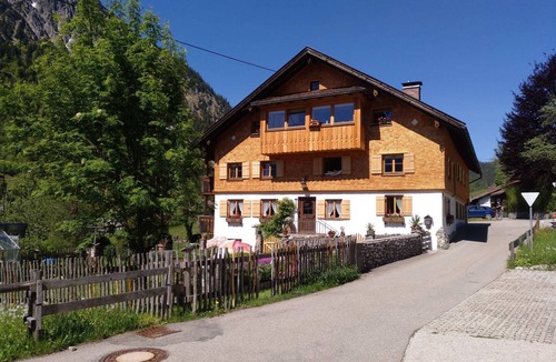 Hinterstein Apartment | 65 m² Apartment ∙ 2 bedrooms ∙ 3 guests