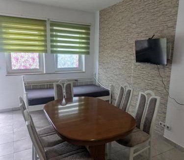 Zirndorf Apartment | 67 m² Apartment ∙ 3 bedrooms ∙ 7 guests