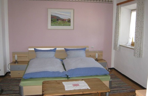 Breitbrunn a. Chiemsee Apartment | 70 m² Apartment ∙ 2 bedrooms ∙ 6 guests