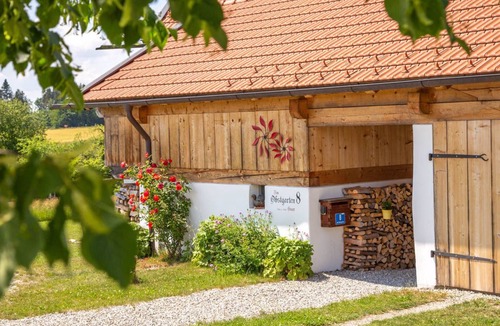 Ebersberg District Apartment | 70 m² Apartment ∙ 2 bedrooms ∙ 5 guests