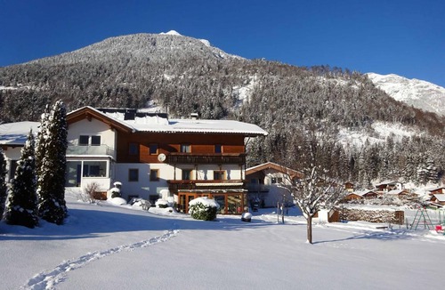 Wiesing Apartment | 70 m² Apartment ∙ 2 bedrooms ∙ 5 guests